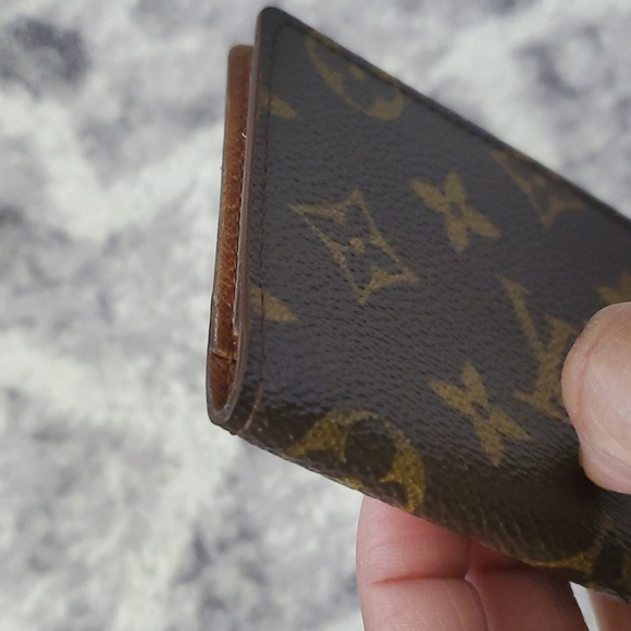 Authentic Louis Vuitton ID/Cardholder Preloved Monogram - Picture 6 of 15